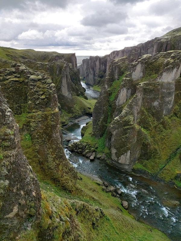 Fjaðrárgljúfur canyon (16)